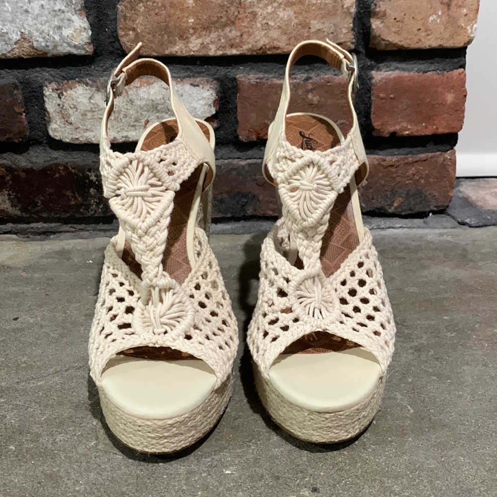 Lucky Brand macrame LT canvas sandals